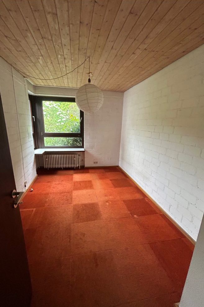 Leeres Kinderzimmer nach der Räumung